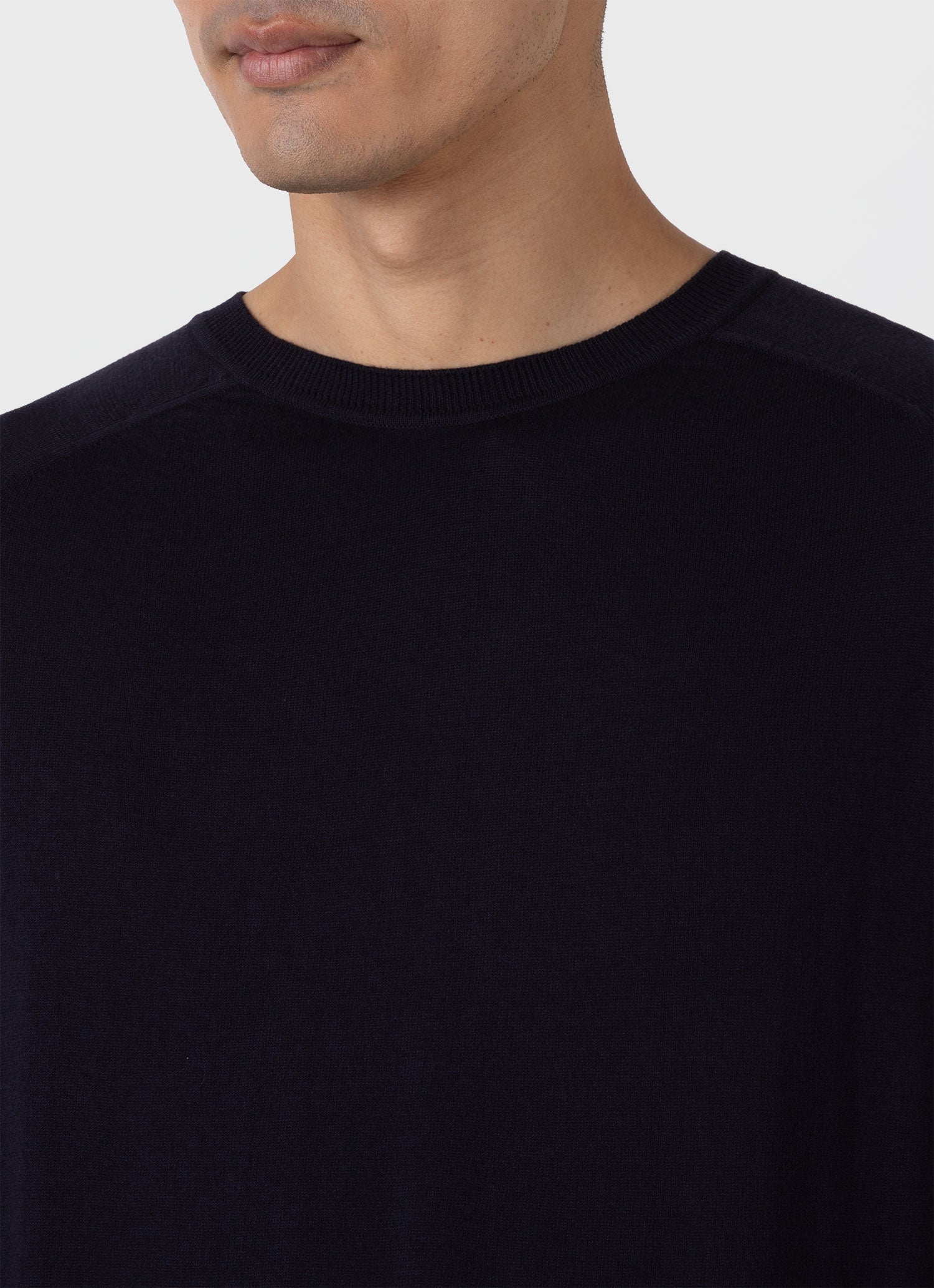 Men's Sea Island Cashmere Crew Neck Jumper in Midnight Navy