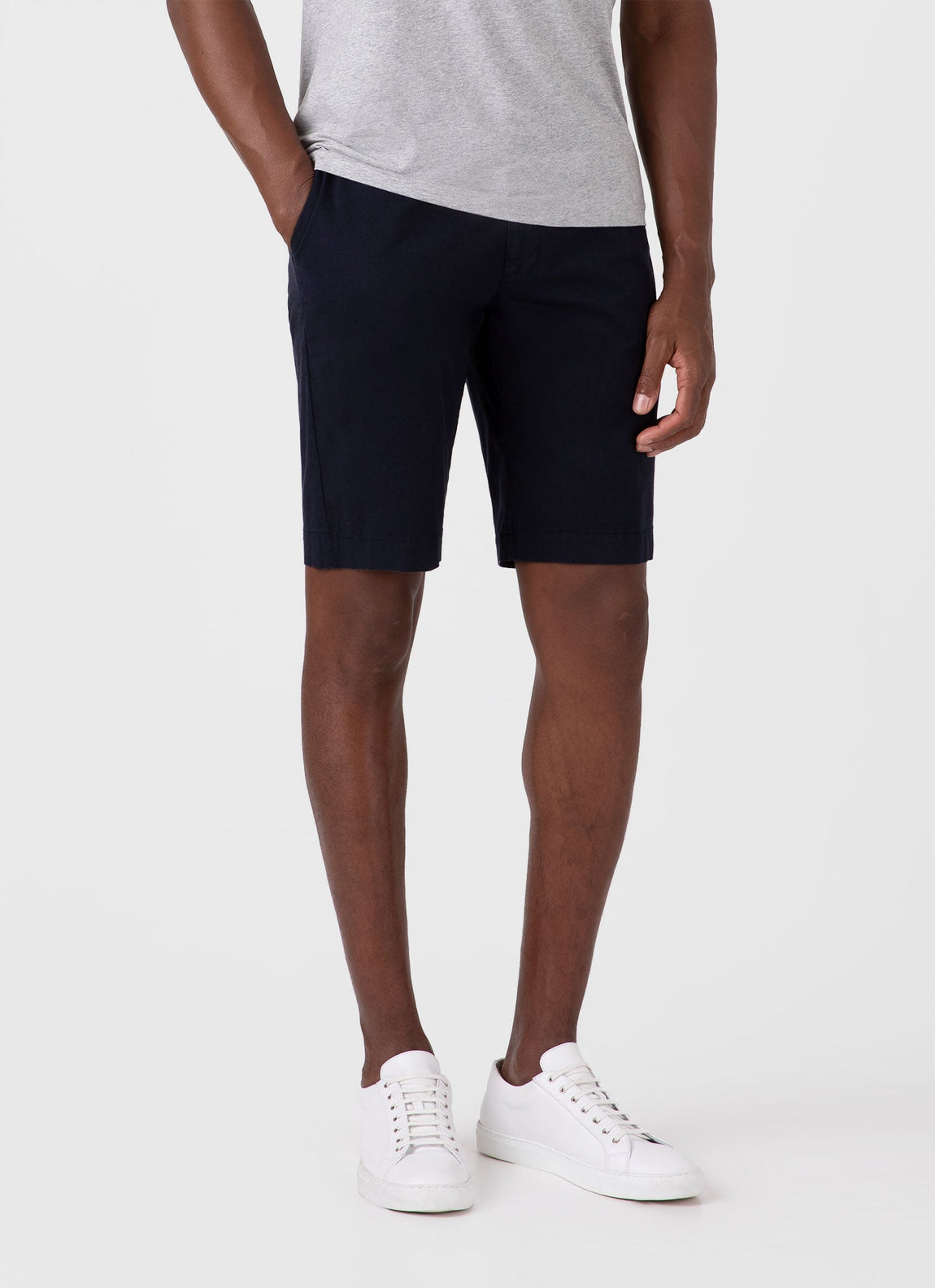 Men's Stretch Cotton Twill Chino Shorts in Navy