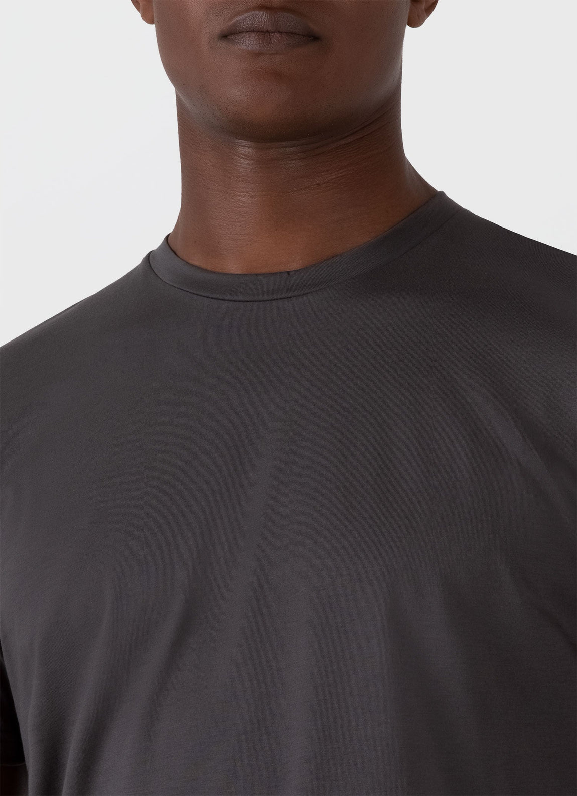 Men's Riviera Midweight T-shirt in Charcoal