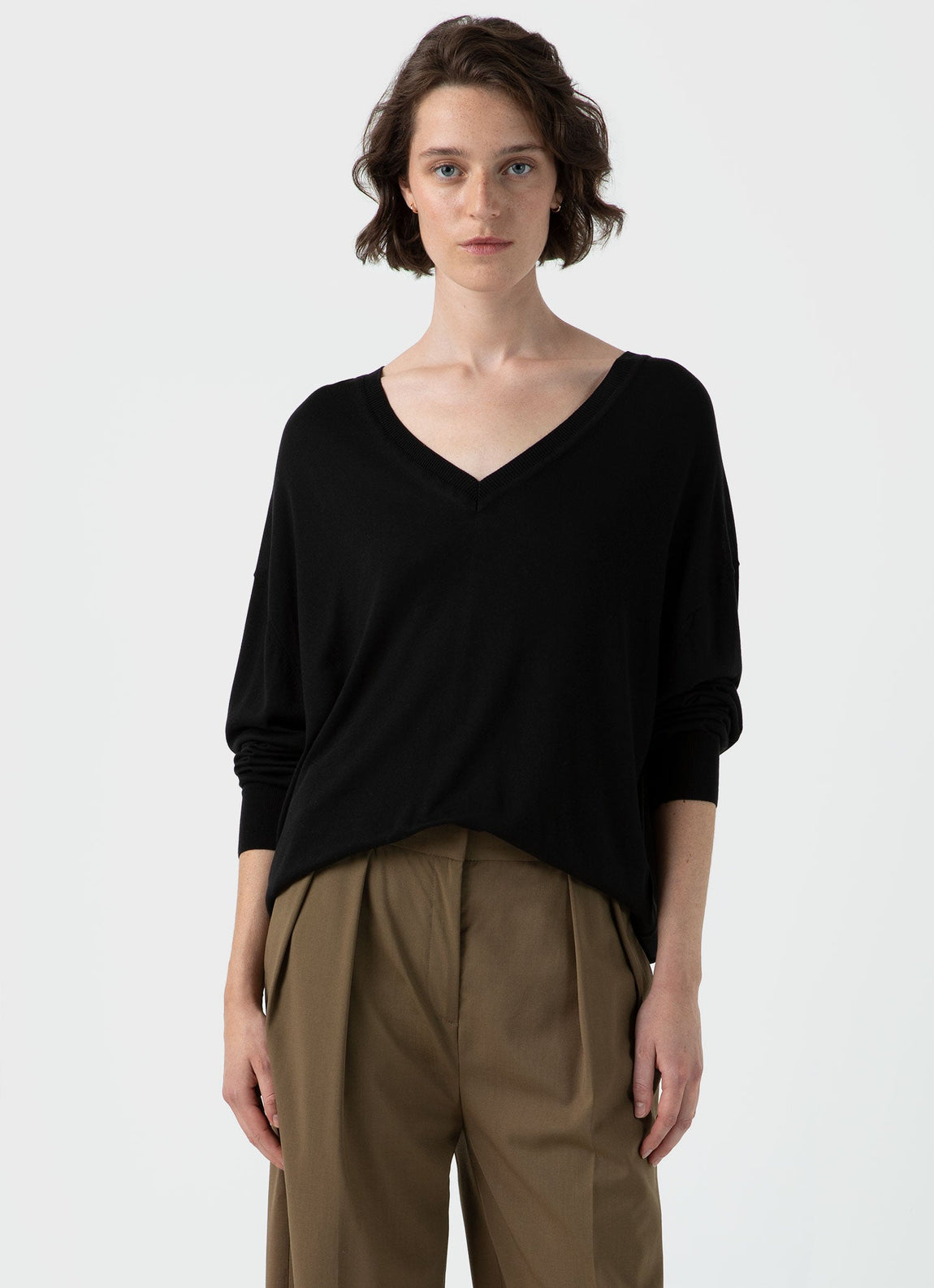 Women's Relaxed Mulberry Silk V-neck Jumper in Black