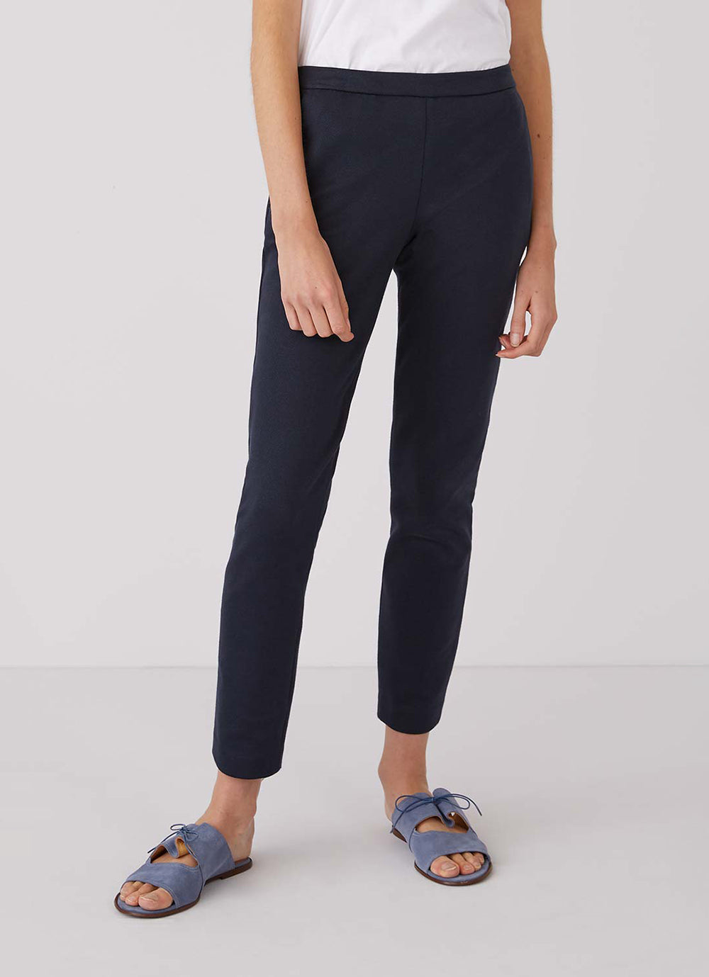 Women's Jersey Twill Slim Leg Trouser in Navy