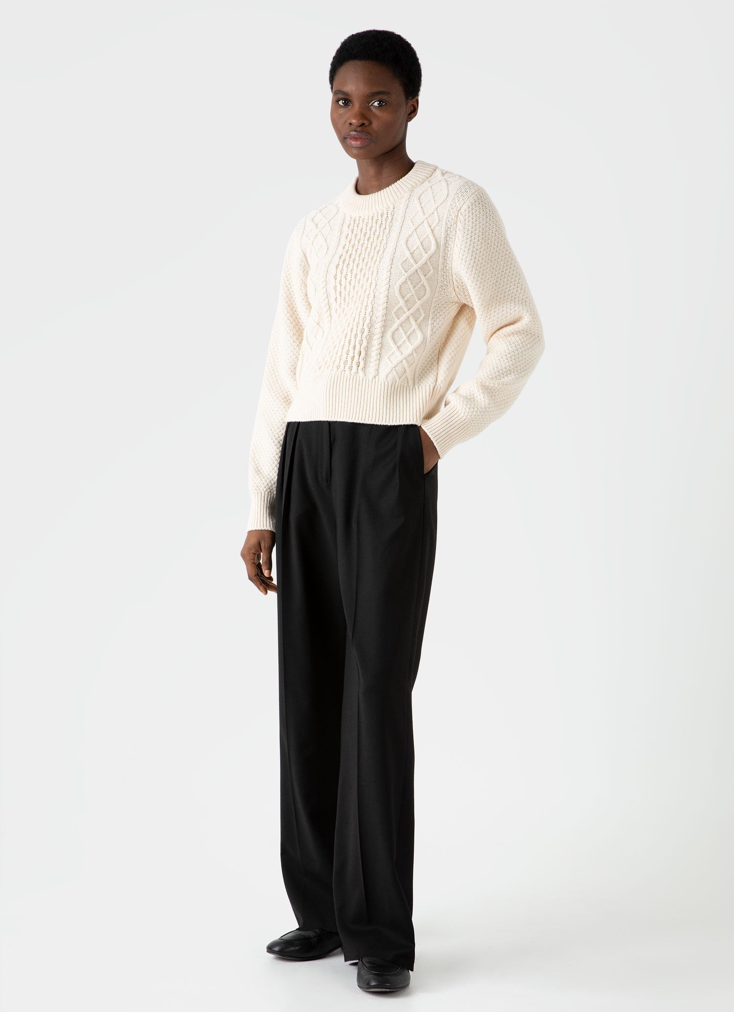 Women's Lambswool Cable Knit Jumper in Ecru